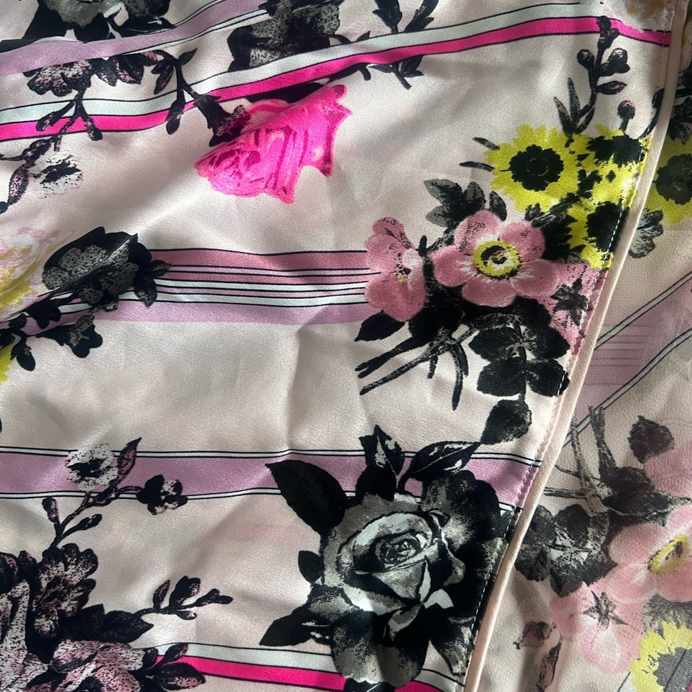 Victoria Secret Short Intimates/Sleep Wear - Picture 2 of 5